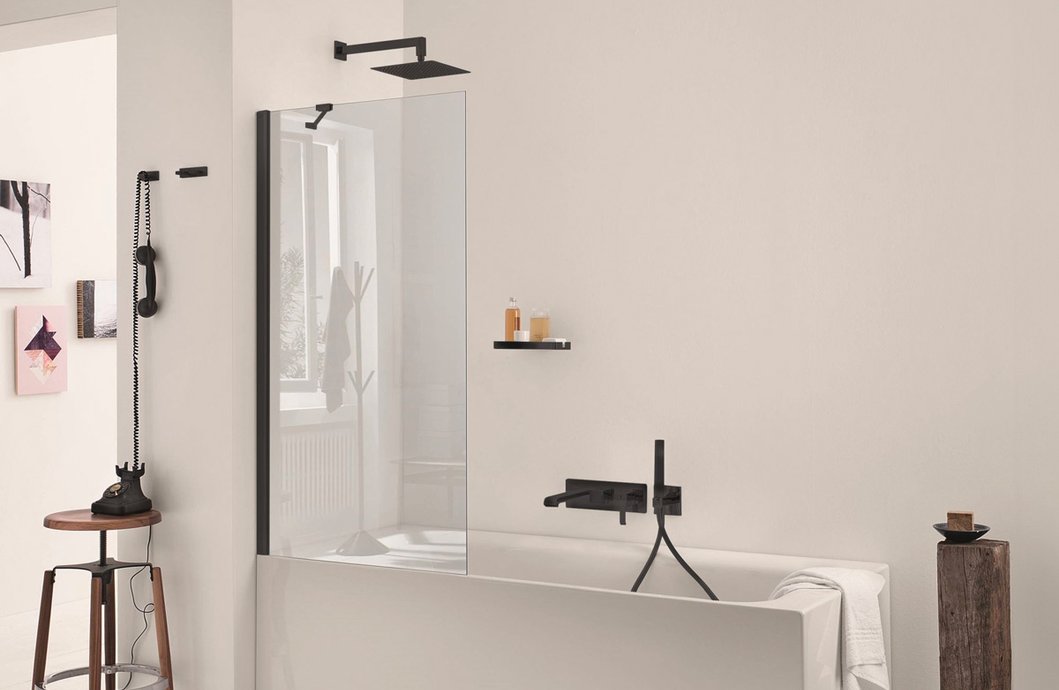 Bathtub screen A16 with 1 fixed panel and brace