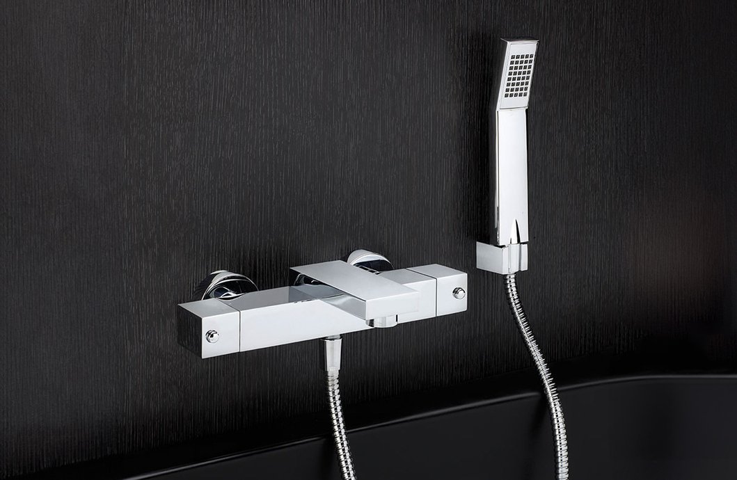 Mitigeur bain/douche thermostatique Level avec set de douche