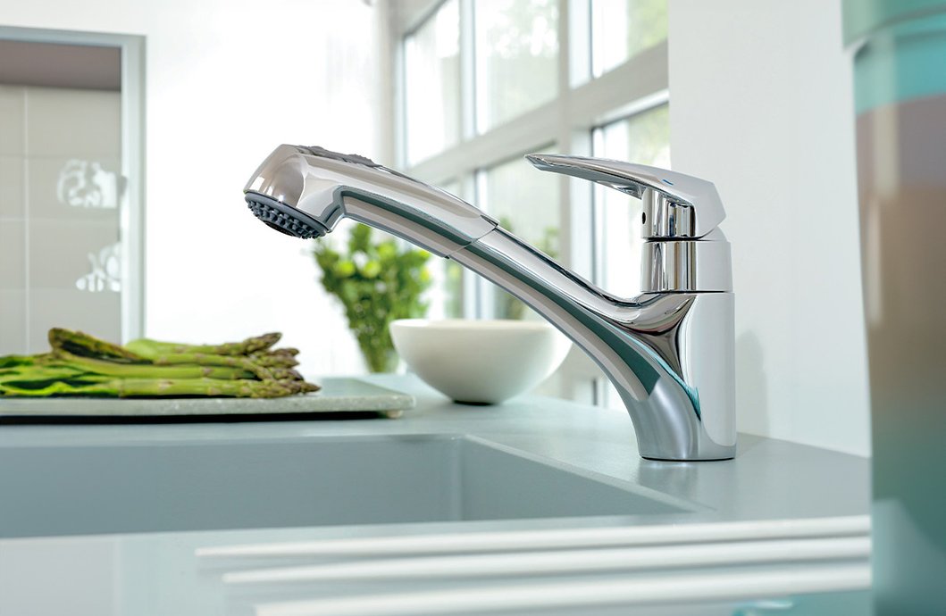 Kitchen mixer tap Eurodisc with pull-out spray head