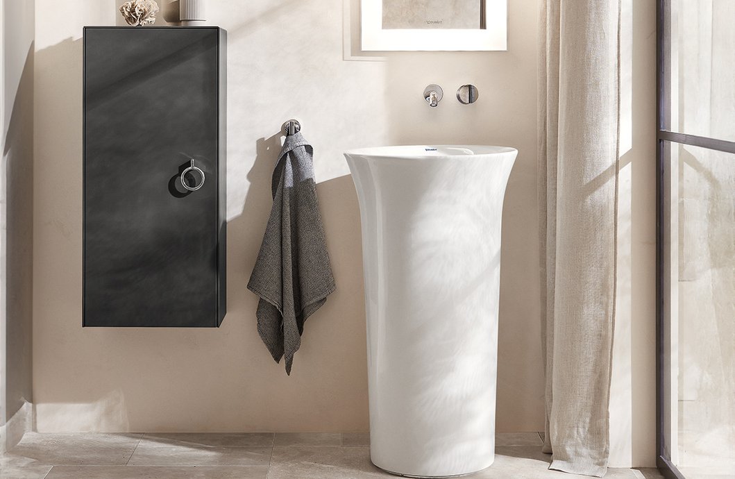 De wastafel op voet White Tulip