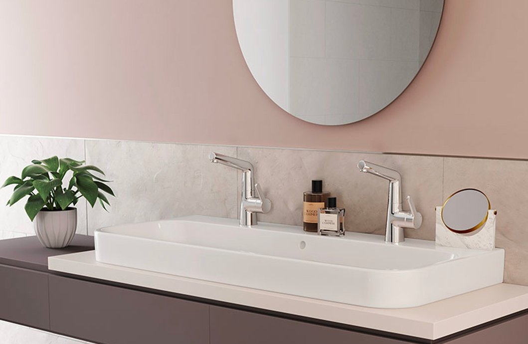 Mixer tap Designo Style with L-shaped swivel spout