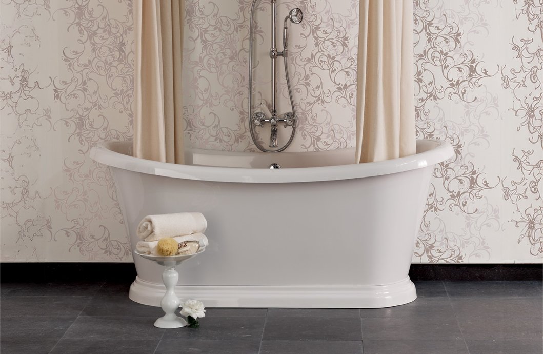 Free-standing bathtub Bateau