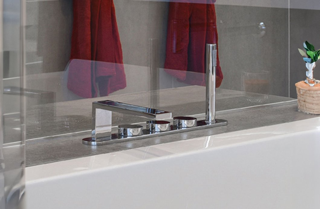 Five-hole deck-mounted bath tap Tune