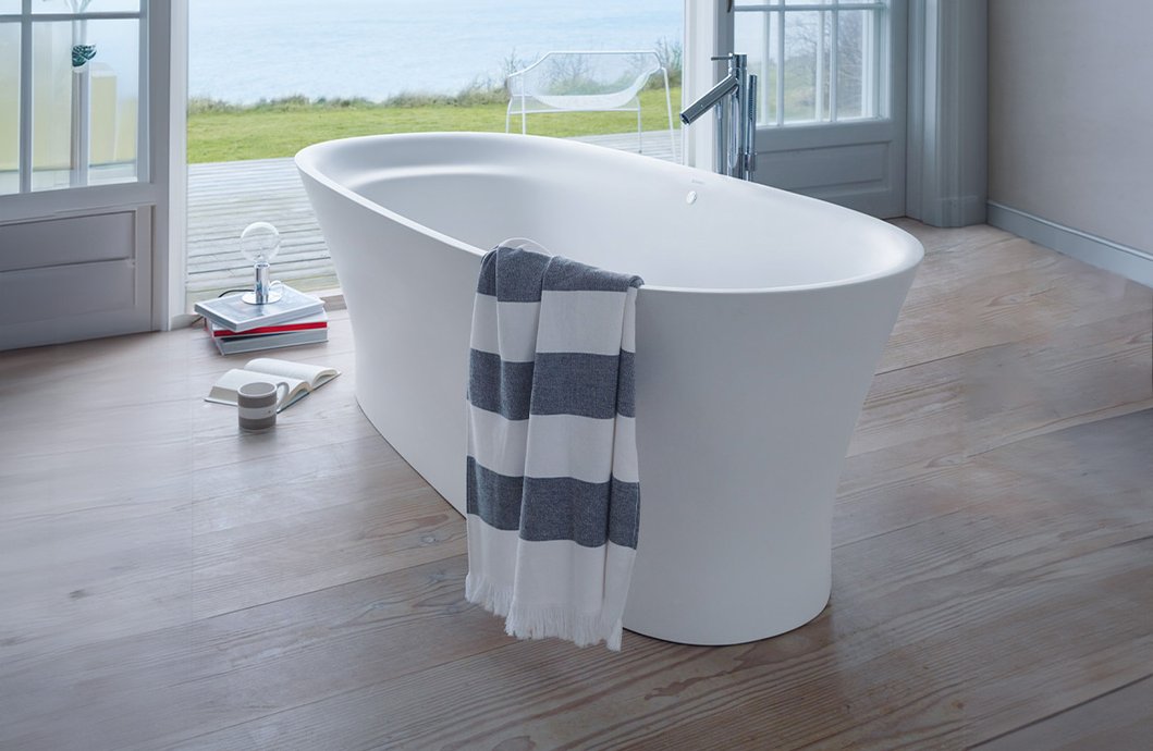 Free-standing bathtub Cape Cod
