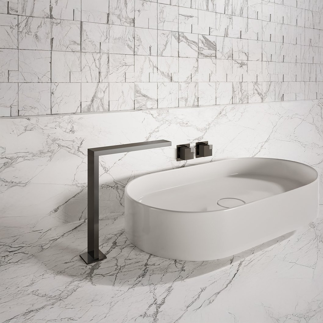 Raised wall-mounted mixer tap O-cube