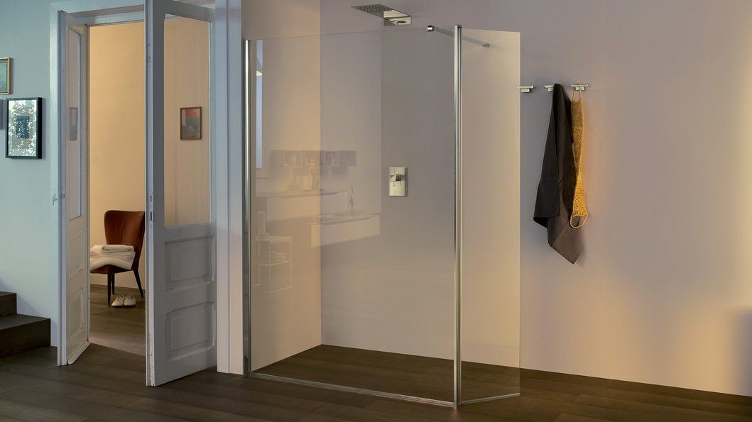Walk-in shower range A16 6 mm with hinged panel