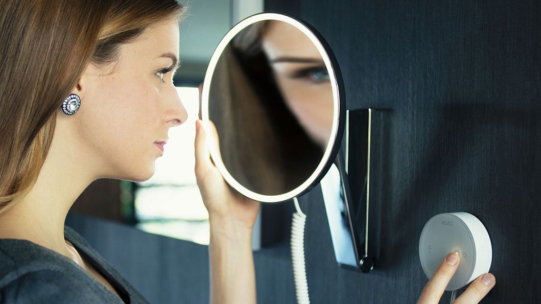 Make-up mirror ILookMove