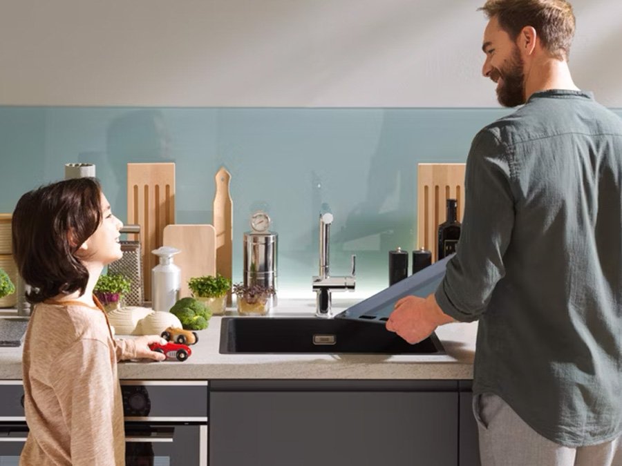 Maris flush-mount or undermount sinks