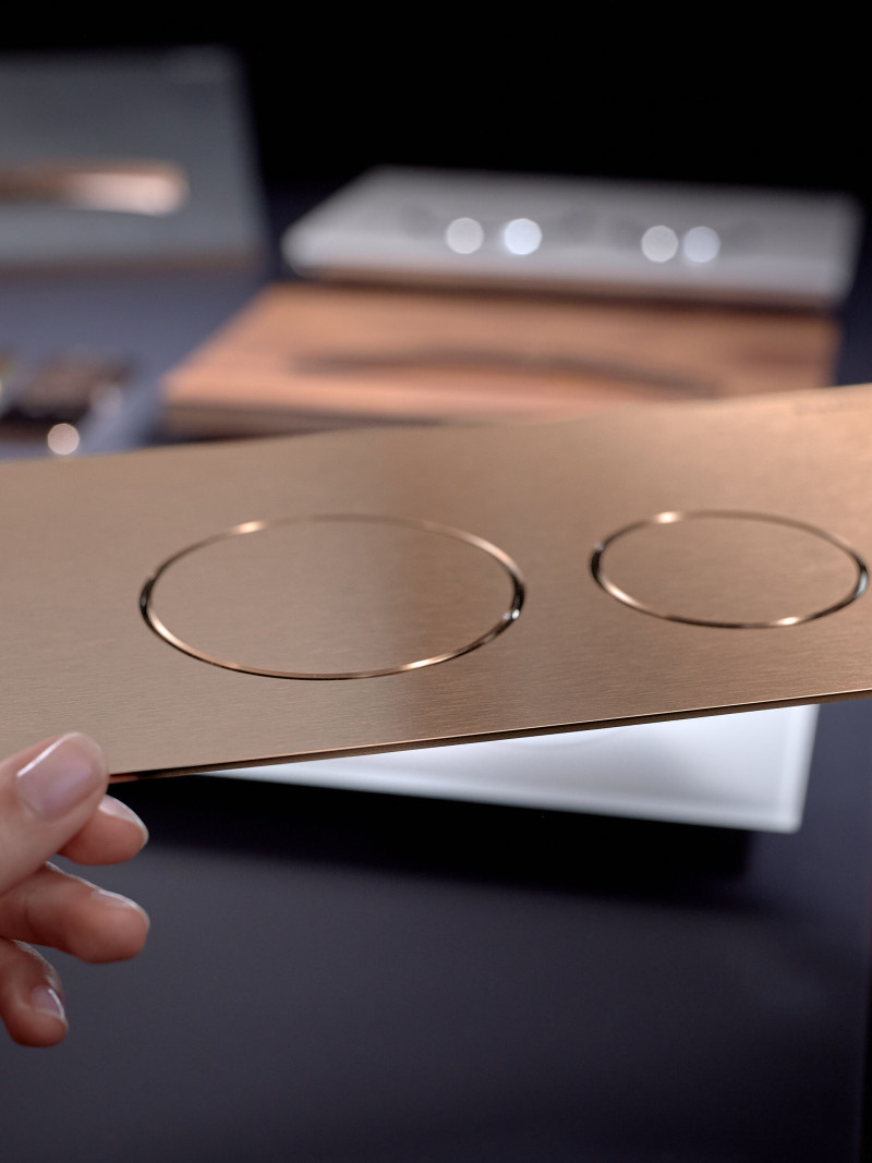 2025_Actuator Plates_Key Visual Table Detail_Sigma40 round redgold focus 2