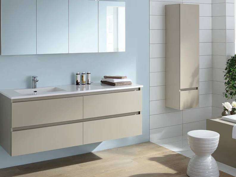 With its contemporary design and impeccable finish, Sanijura’s Sobro collection redefines the art of bathroom design.