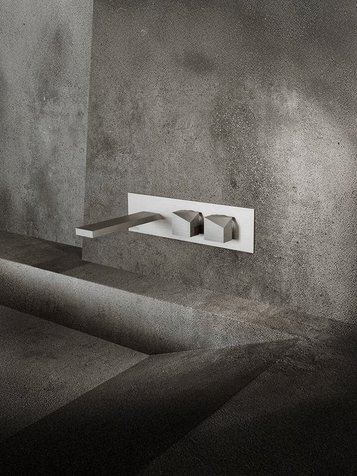 Wall-mounted mixer tap (in one)