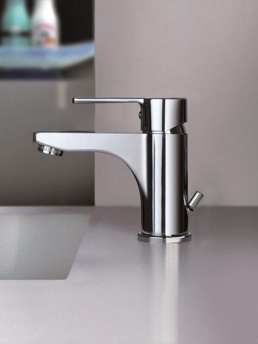 Bathroom tap range Red