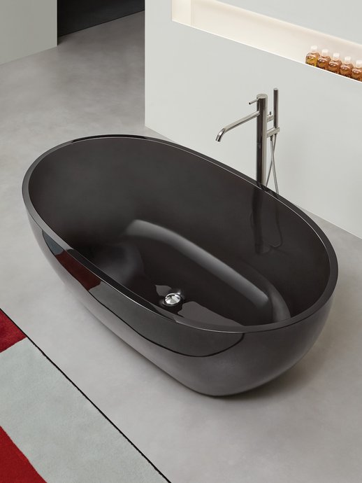 Free-standing bathtub Reflex
