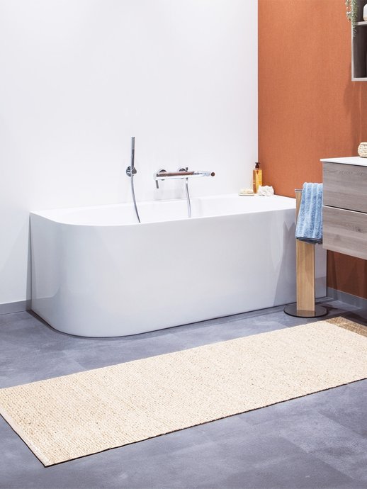 Back to wall bad Isla