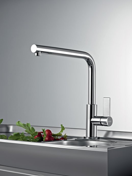 Kitchen mixer tap Neptune Evo with pull-out spray head