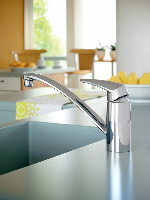 Kitchen mixer tap Eurodisc swivel spout