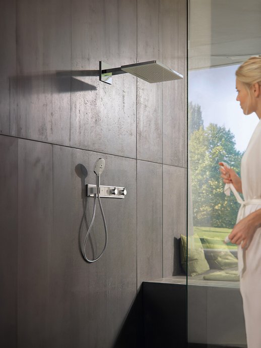 Built-in showers Built-in thermostatic shower control RainSelect