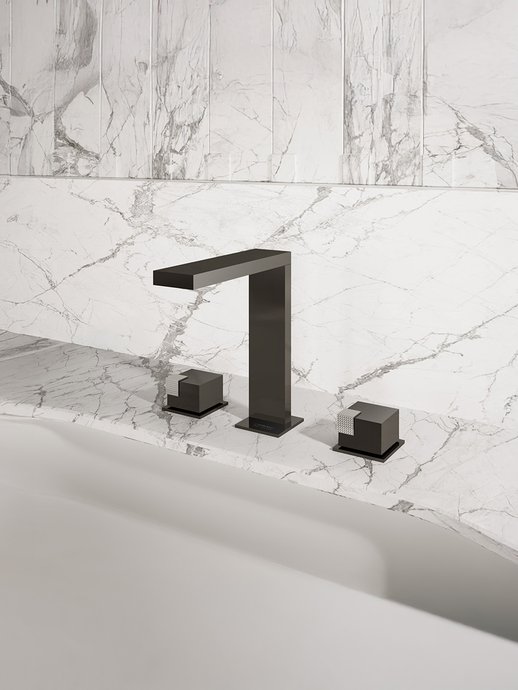 Three-hole mixer tap O-cube