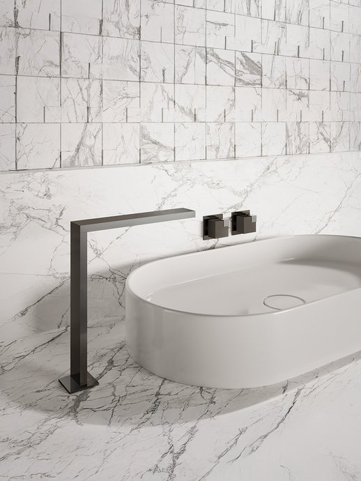 Raised wall-mounted mixer tap O-cube