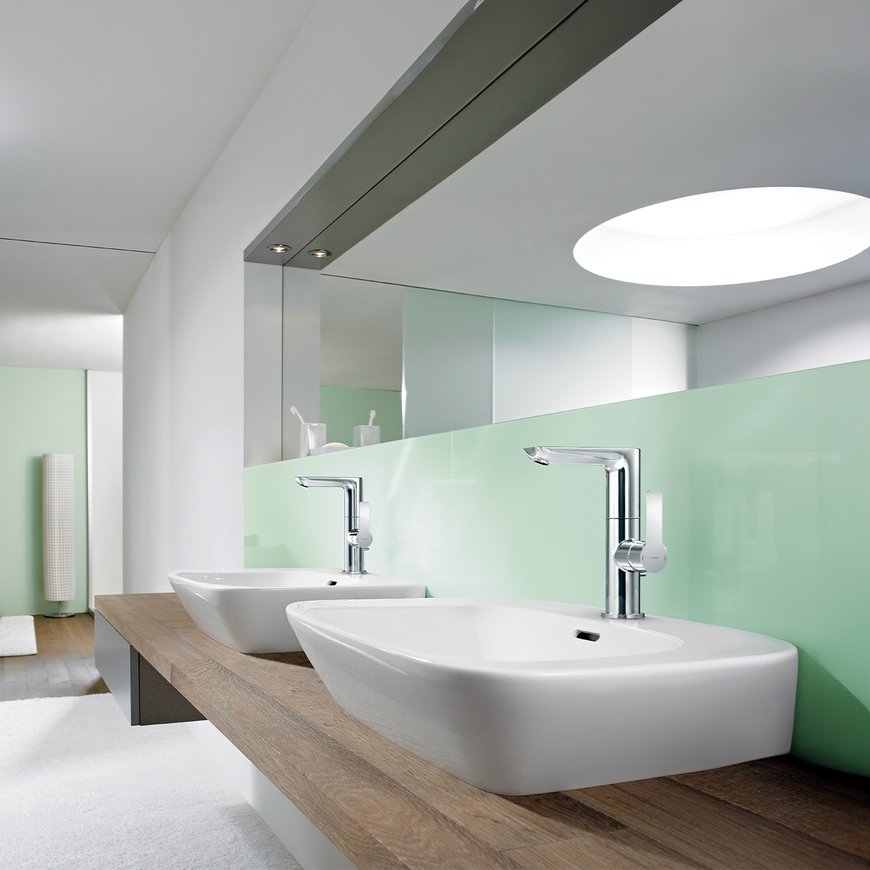 Mixer tap Ligna with swivel spout